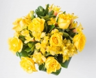Ramalhete de Rosas e Astromélias Amarelas