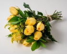 Buquê de 15 Rosas Amarelas