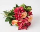 Buquê de Rosas e Astromélias em Tons Rosados, Chocolate e Espumante
